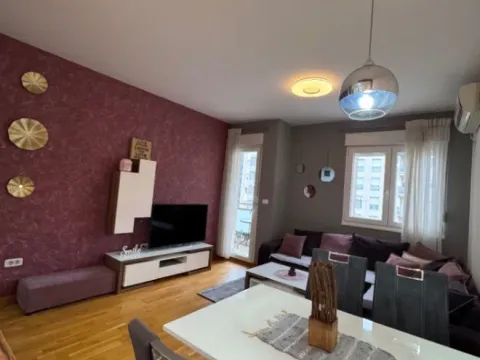 Izdavanje, jednosoban stan, 44m², City Kvart, Podgorica - image 2