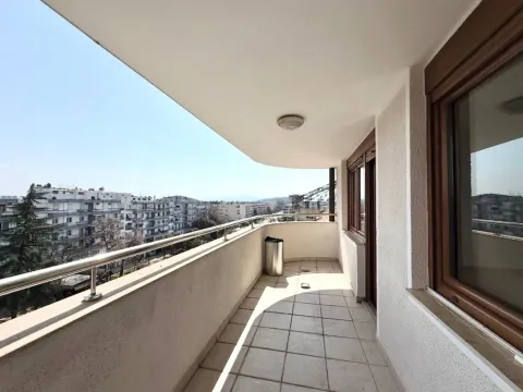 Prodaja, četvorosoban stan, 220m², Preko Morače, Podgorica - image 17