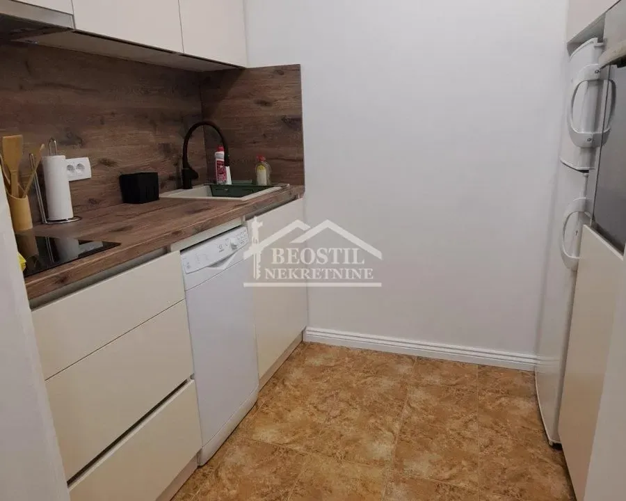 Izdavanje, jednosoban stan, 32m², Lekino Brdo, Voždovac Sve Podlokacije