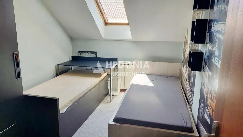Prodaja, četvorosoban stan, 98m², Zemun Sve Podlokacije, Beograd