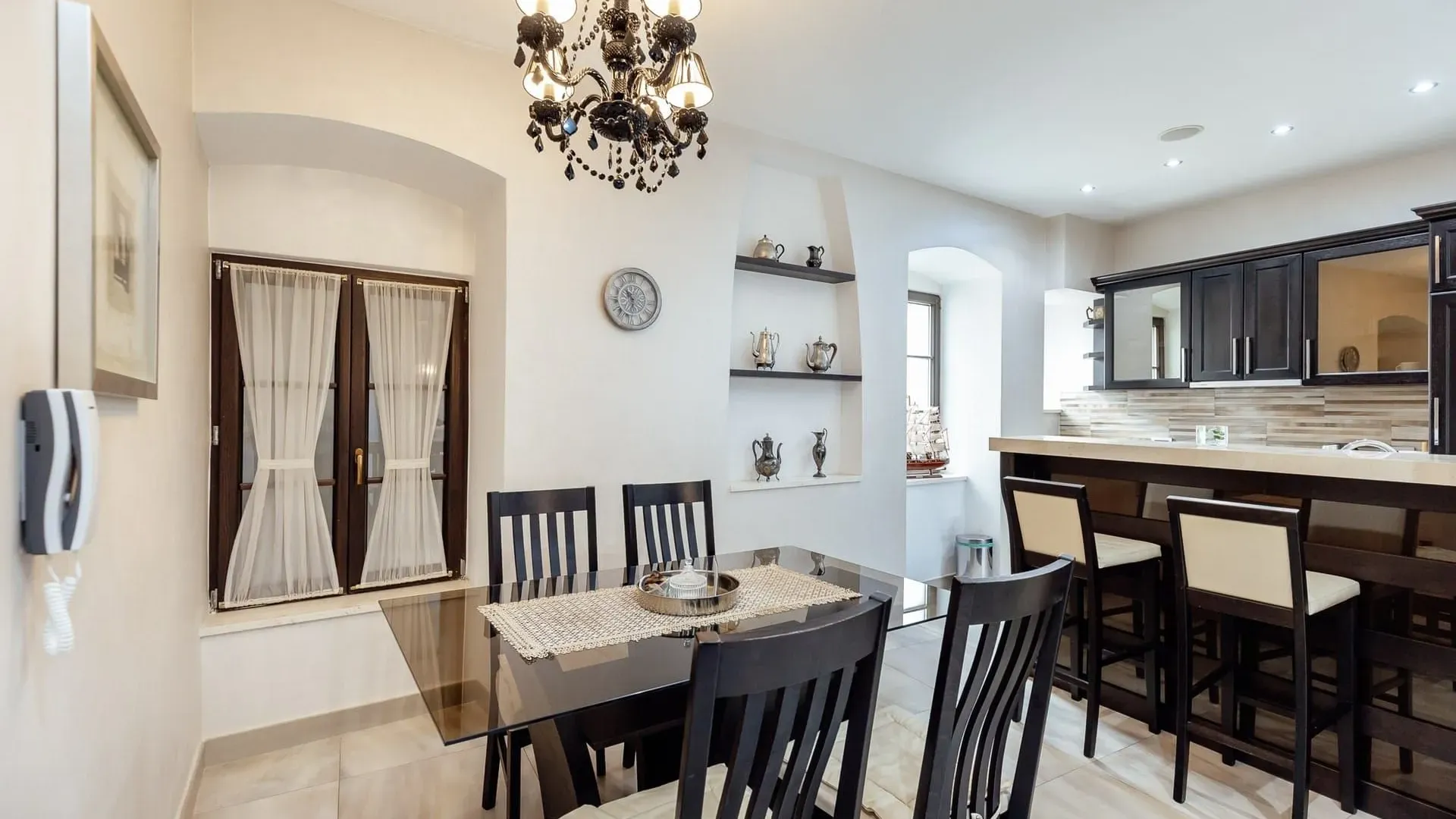 Prodaja, dvosoban stan, 117m², Stari Grad Kotor, Kotor