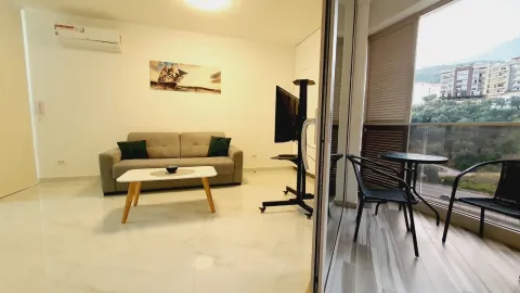 Izdavanje, jednosoban stan, 44m², Rafailovići, Budva - image 1