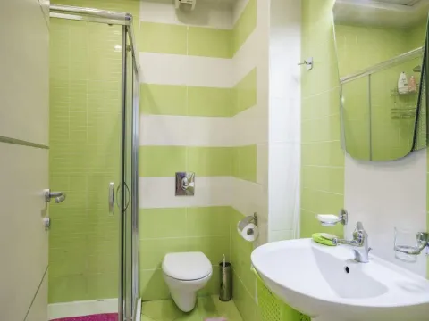 Rent, one bedroom apartment, 50m², Budva, Crna Gora - image 9