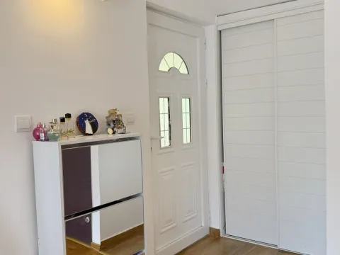 Prodaja, dvosoban stan, 66m², Dobrota, Kotor - image 10