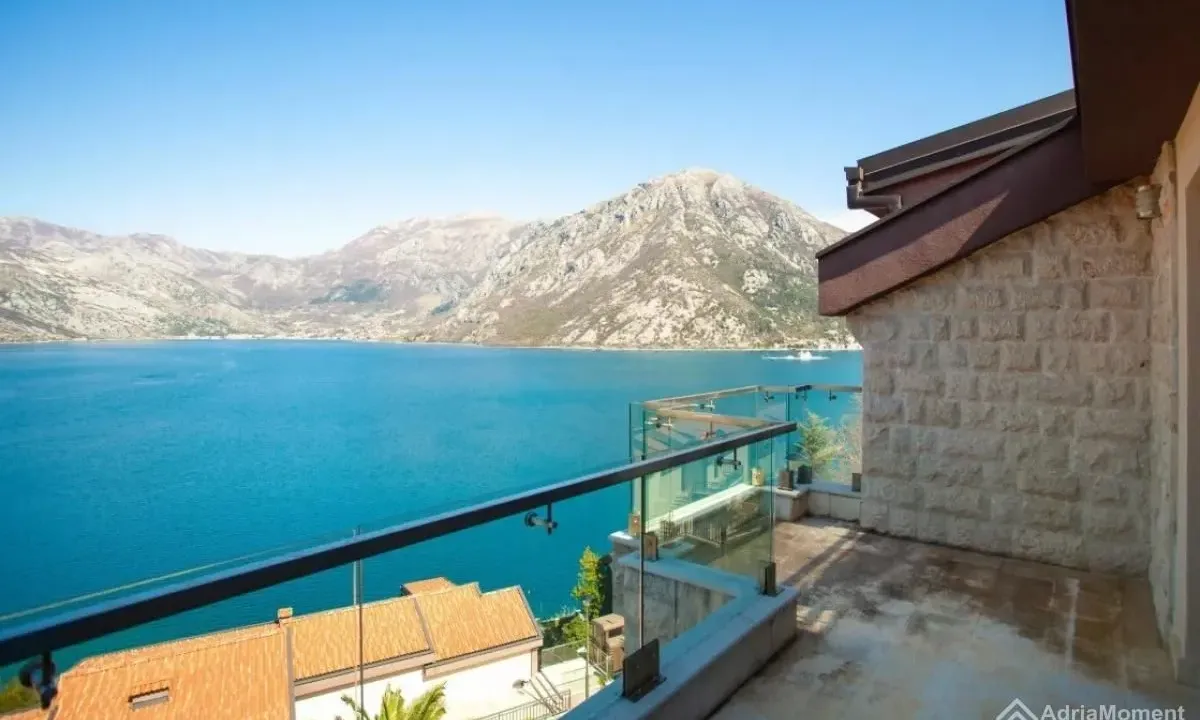 Prodaja, dvosoban stan, 69m², Kostanjica, Kotor