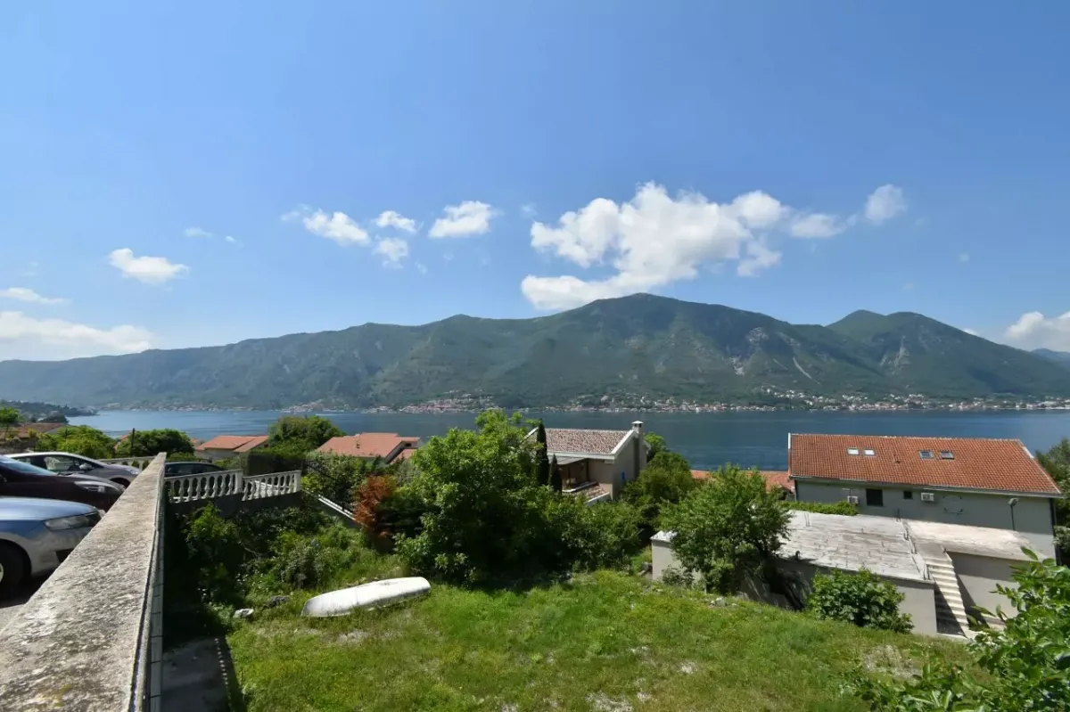 Prodaja, plac, 1300m², Dobrota, Kotor