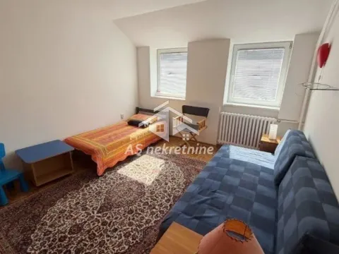 Izdavanje, stan, 210m², Čukarica, Beograd - image 16