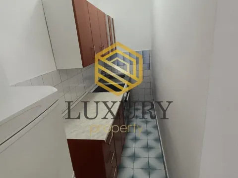 Izdavanje, kuća, 45m², Stara Varoš, Podgorica - image 5