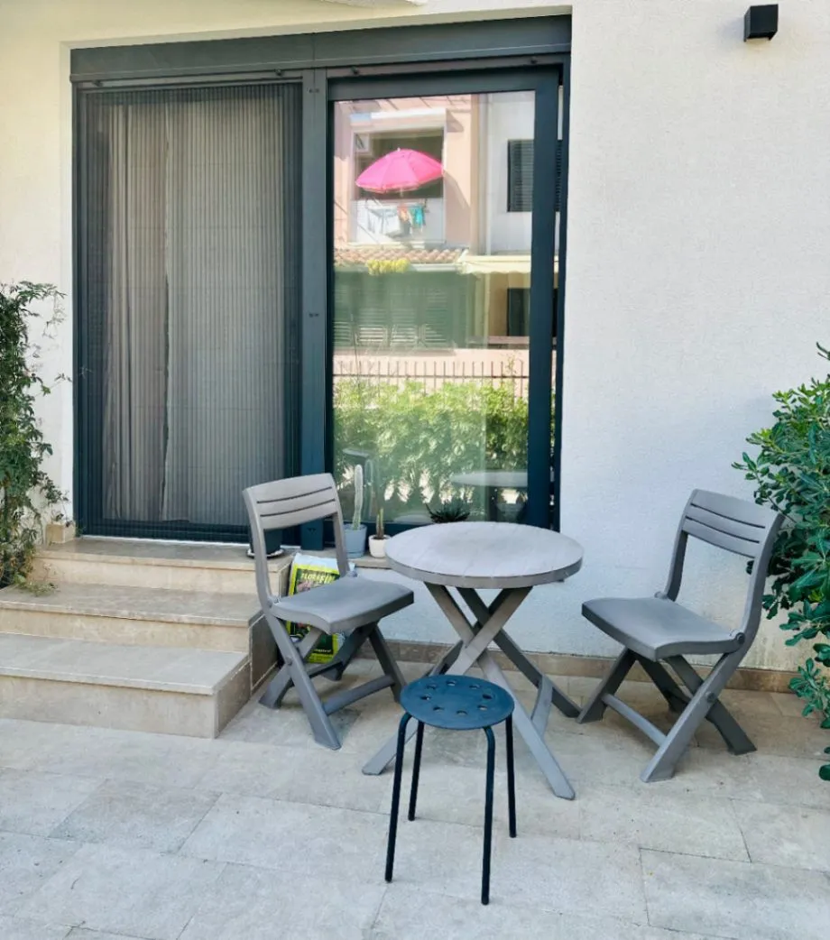 Rent, one bedroom apartment, 35m², Golubovina, Budva