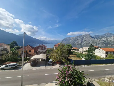 Rent, two bedroom apartment, 130m², Kotor, Crna Gora - image 19