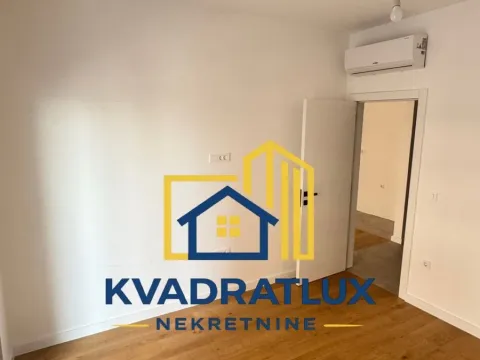 Prodaja, jednosoban stan, 53m², Centar, Bar - image 12