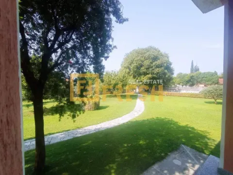 Prodaja, kuća, 423m², Donja Gorica, Podgorica - image 2