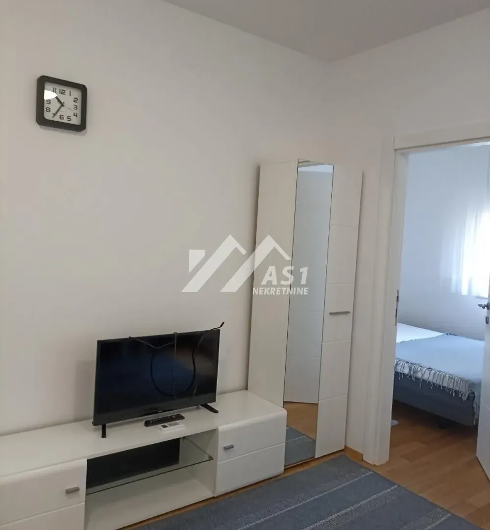Izdavanje, jednosoban stan, 40m², Rotkvarija, Novi Sad Sve Podlokacije