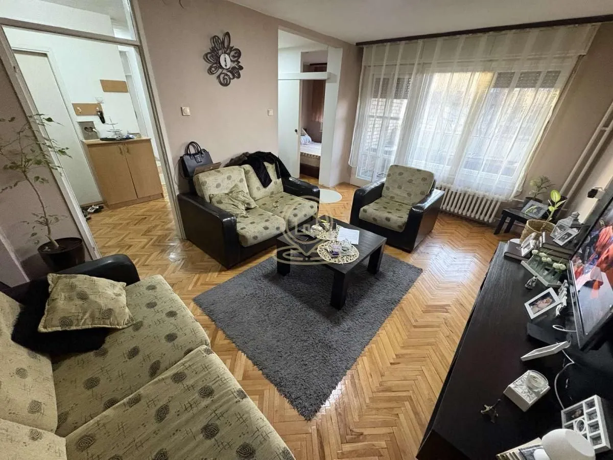 Prodaja, trosoban stan, 81m², Trošarina, Niš
