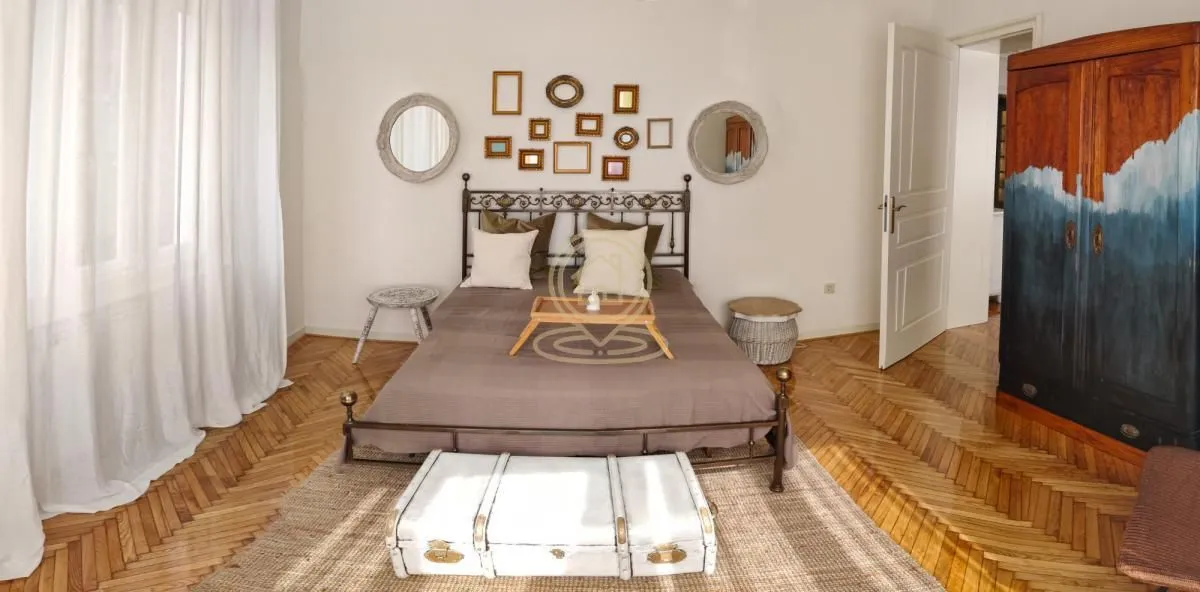 Izdavanje, trosoban stan, 141m², Kalenić Pijaca, Vračar Sve Podlokacije