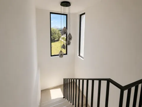 Rent, house, 225m², Gornja Gorica, Podgorica - image 10