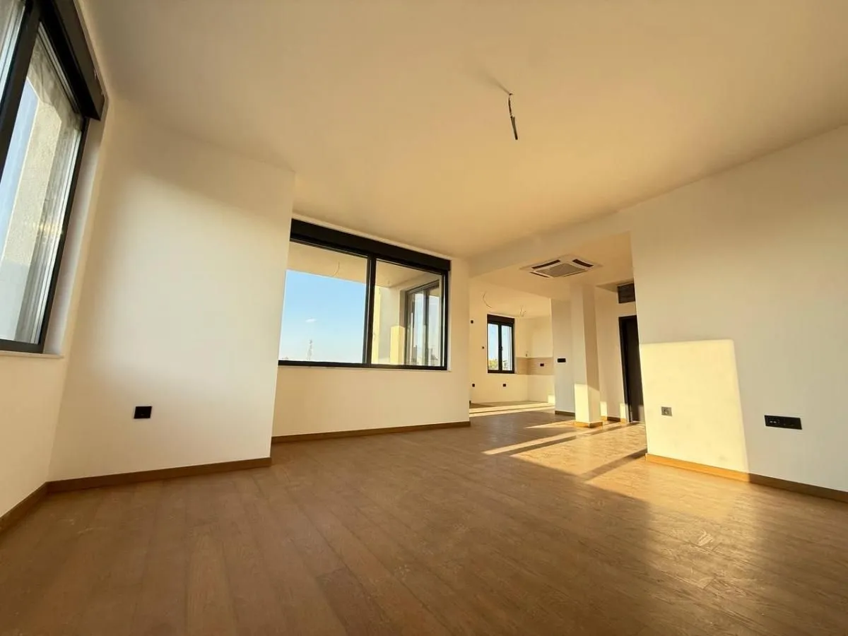 Prodaja, stan, 135m², Bulevar patrijarha Pavla, Novi Sad Sve Podlokacije