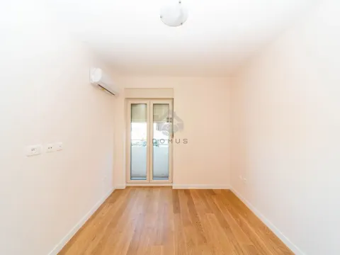 Izdavanje, dvosoban stan, 70m², Central Point, Podgorica - image 6