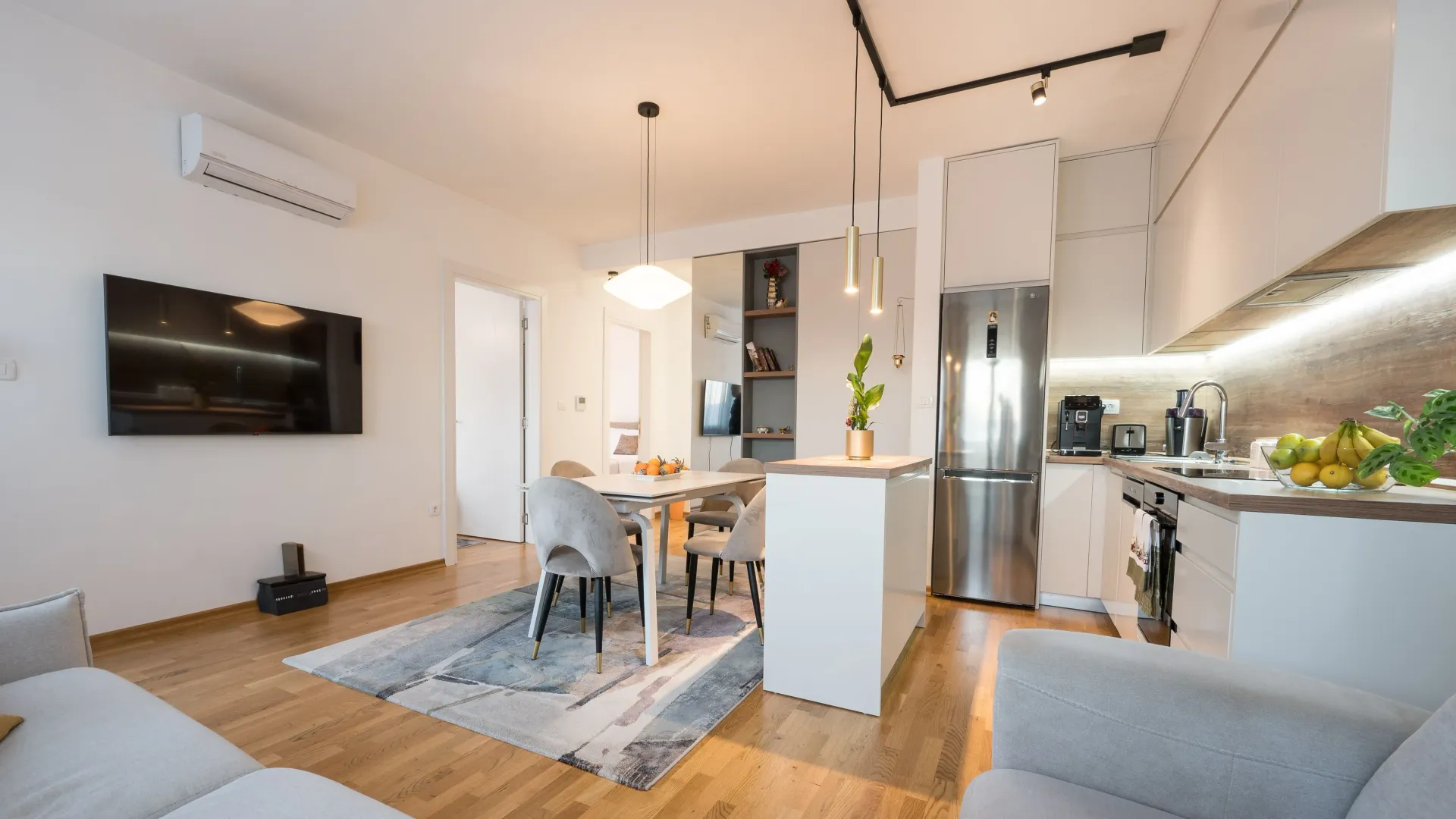 Prodaja, dvosoban stan, 63m², Pod Kuk, Tivat
