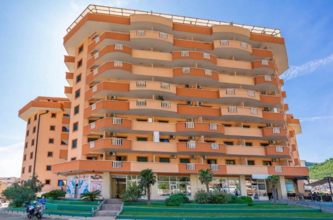 Izdavanje, dvosoban stan, 65m², Budva, Crna Gora