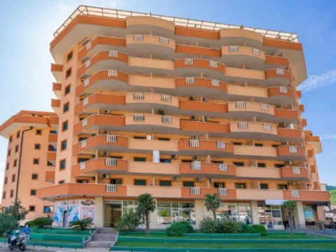 Izdavanje, dvosoban stan, 65m², Budva, Crna Gora
