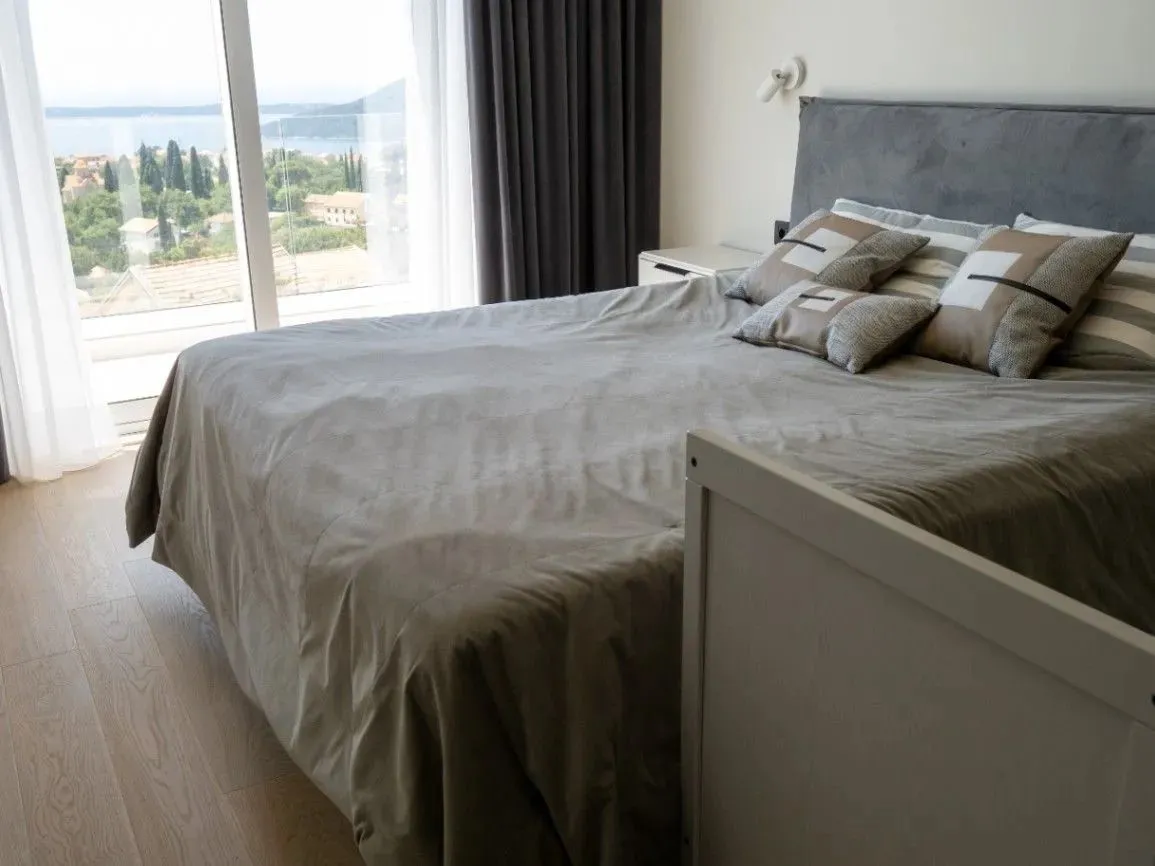 Prodaja, kuća, 260m², Herceg Novi, Crna Gora