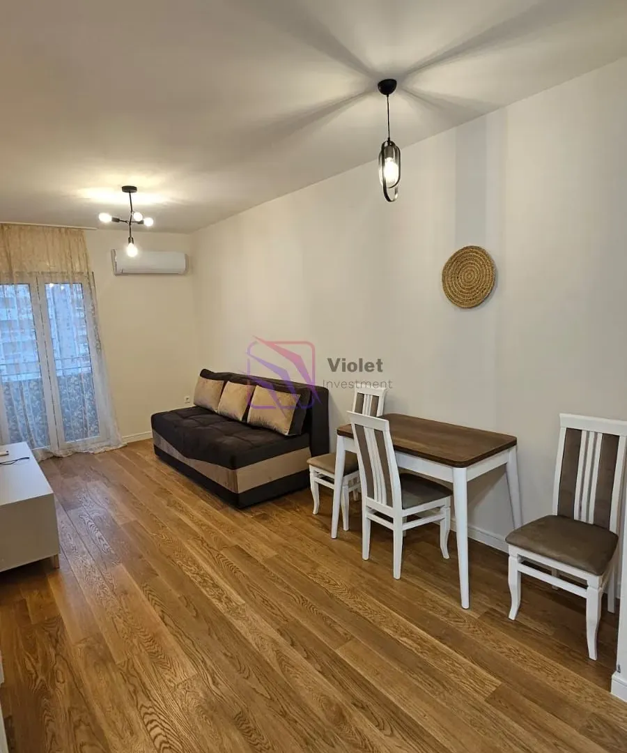 Izdavanje, jednosoban stan, 42m², Central Point, Podgorica