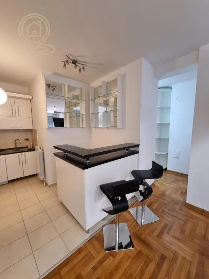 Izdavanje, trosoban stan, 73m², Vračar Sve Podlokacije, Beograd