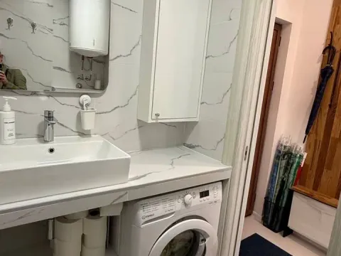 Izdavanje, jednosoban stan, 24m², Lazi, Budva - image 8