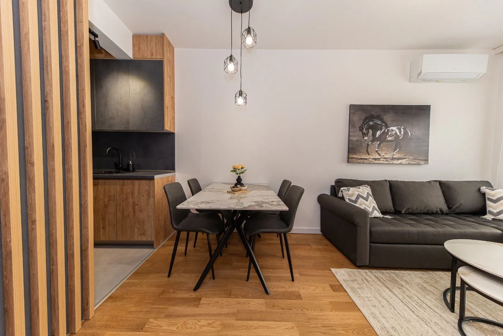 Izdavanje, jednosoban stan, 45m², Šušanj, Bar