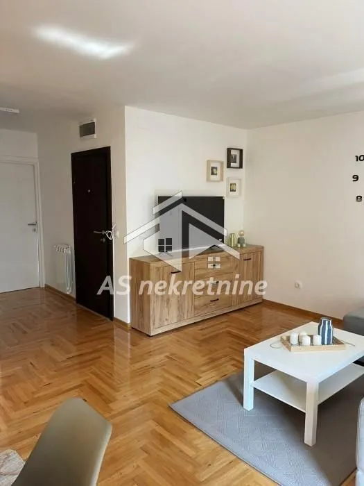 Rent, three bedroom apartment, 64m², Voždovac Sve Podlokacije, Beograd