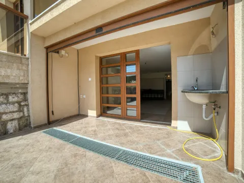 Rent, house, 170m², Zabjelo, Podgorica - image 10