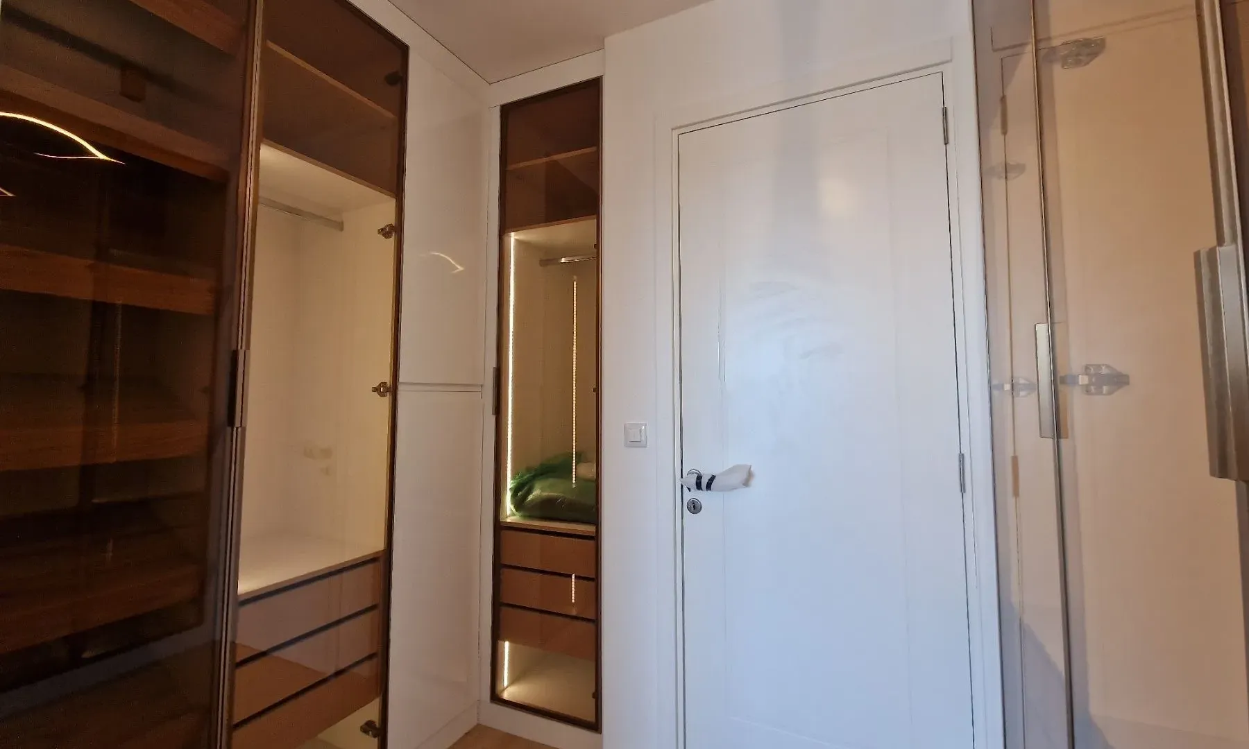Sale, two bedroom apartment, 135m², Bečići, Budva