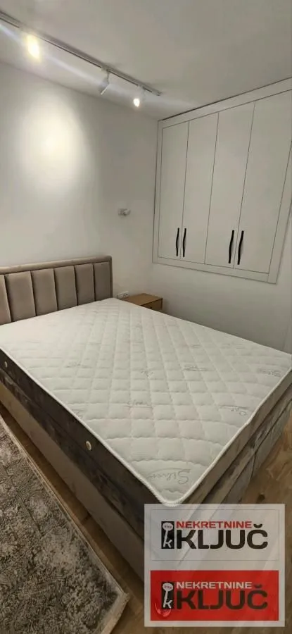 Izdavanje, jednosoban stan, 40m², Centar, Novi Sad