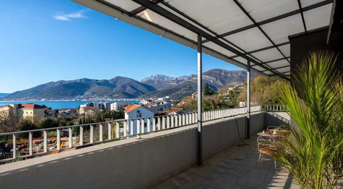 Sale, three bedroom apartment, 129m², Dobrota, Kotor