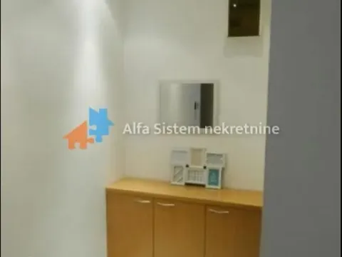 Izdavanje, poslovni prostor, 147m², Kalenić Pijaca, Vračar Sve Podlokacije - image 9