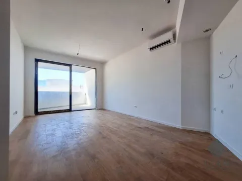Sale, one bedroom apartment, 60m², Bečići, Budva - image 7