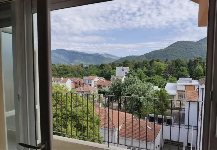 Rent, one bedroom apartment, 48m², Centar, Tivat