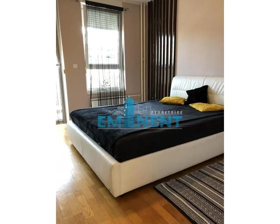 Izdavanje, dvosoban stan, 68m², Novi Beograd Blok 67, Novi Beograd Sve Podlokacije