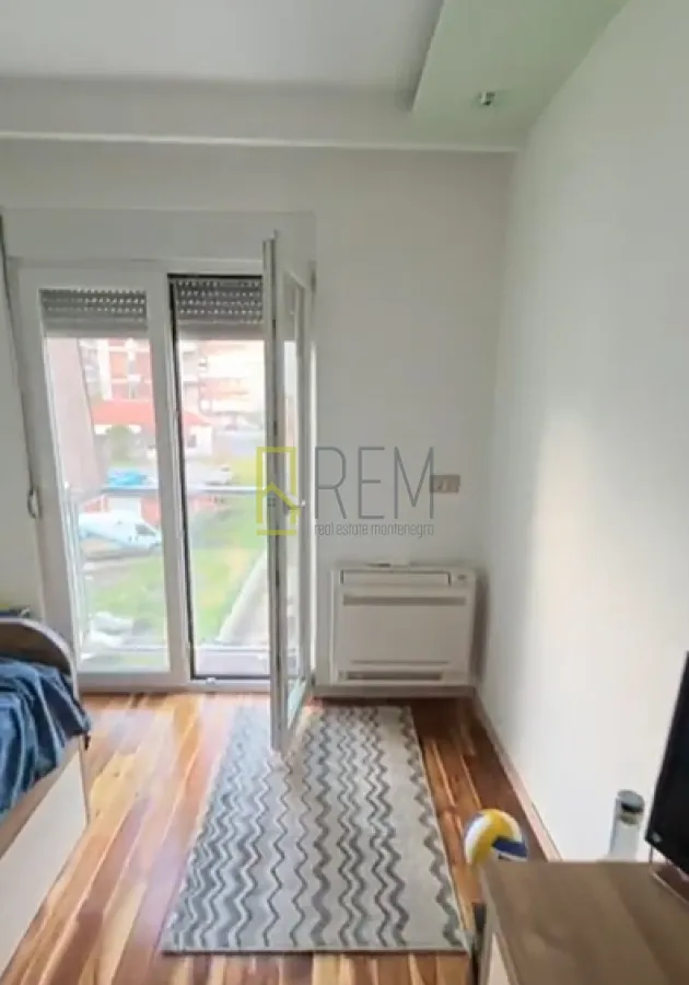 Prodaja, trosoban stan, 100m², Podgorica, Crna Gora