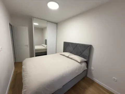 Izdavanje, jednosoban stan, 43m², Central Point, Podgorica - image 6