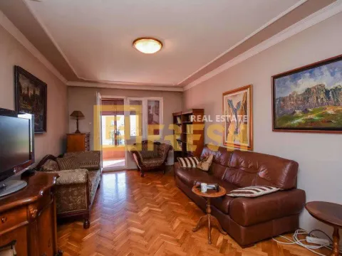 Izdavanje, trosoban stan, 100m², Centar, Podgorica - image 3