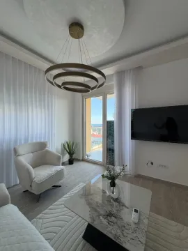 Izdavanje, dvosoban stan, 74m², Bečići, Budva - image 11