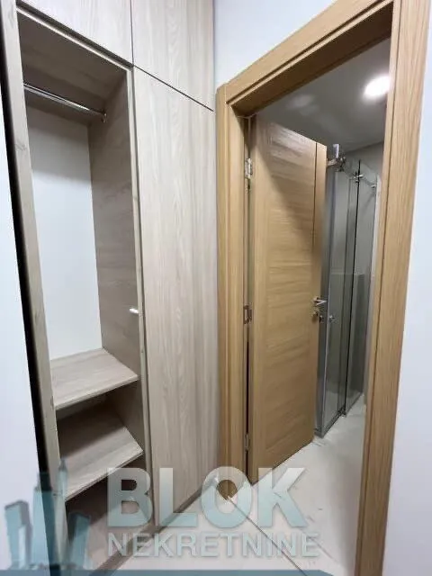Izdavanje, jednosoban stan, 75m², New City, Podgorica