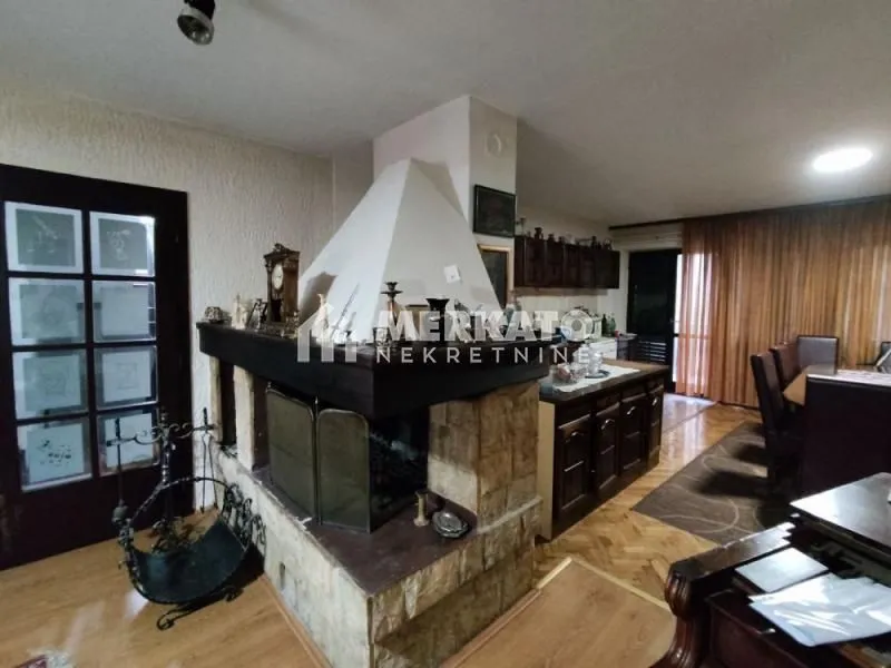 Prodaja, kuća, 390m², Gradnulica, Zrenjanin