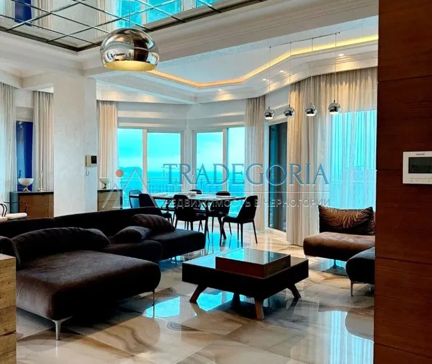 Prodaja, trosoban stan, 200m², Bečići, Budva