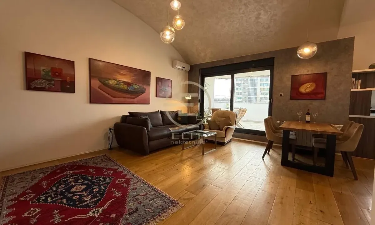 Prodaja, trosoban stan, 97m², Centar, Novi Sad