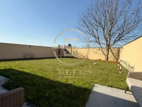 Prodaja, kuća, 165m², Petrovaradin, Novi Sad - image 63