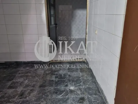 Izdavanje, poslovni prostor, 300m², Đeram Pijaca, Beograd - image 12