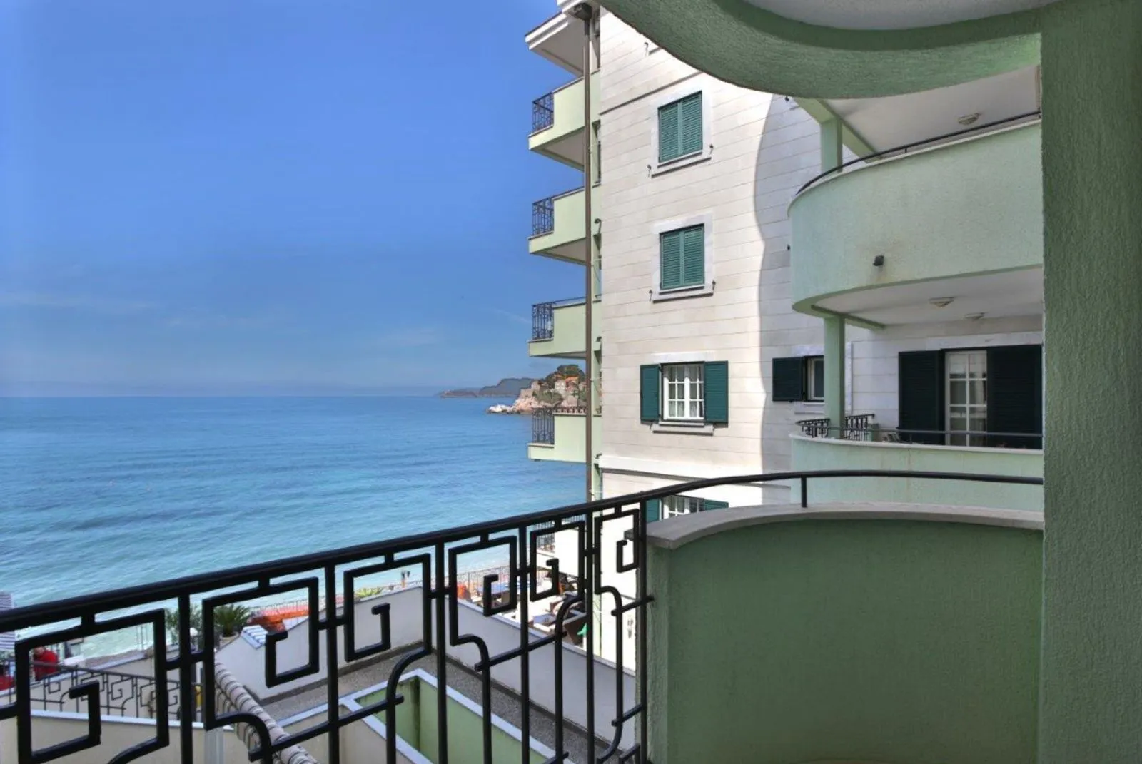 Sale, four bedroom apartment, 95m², Sveti Stefan, Budva